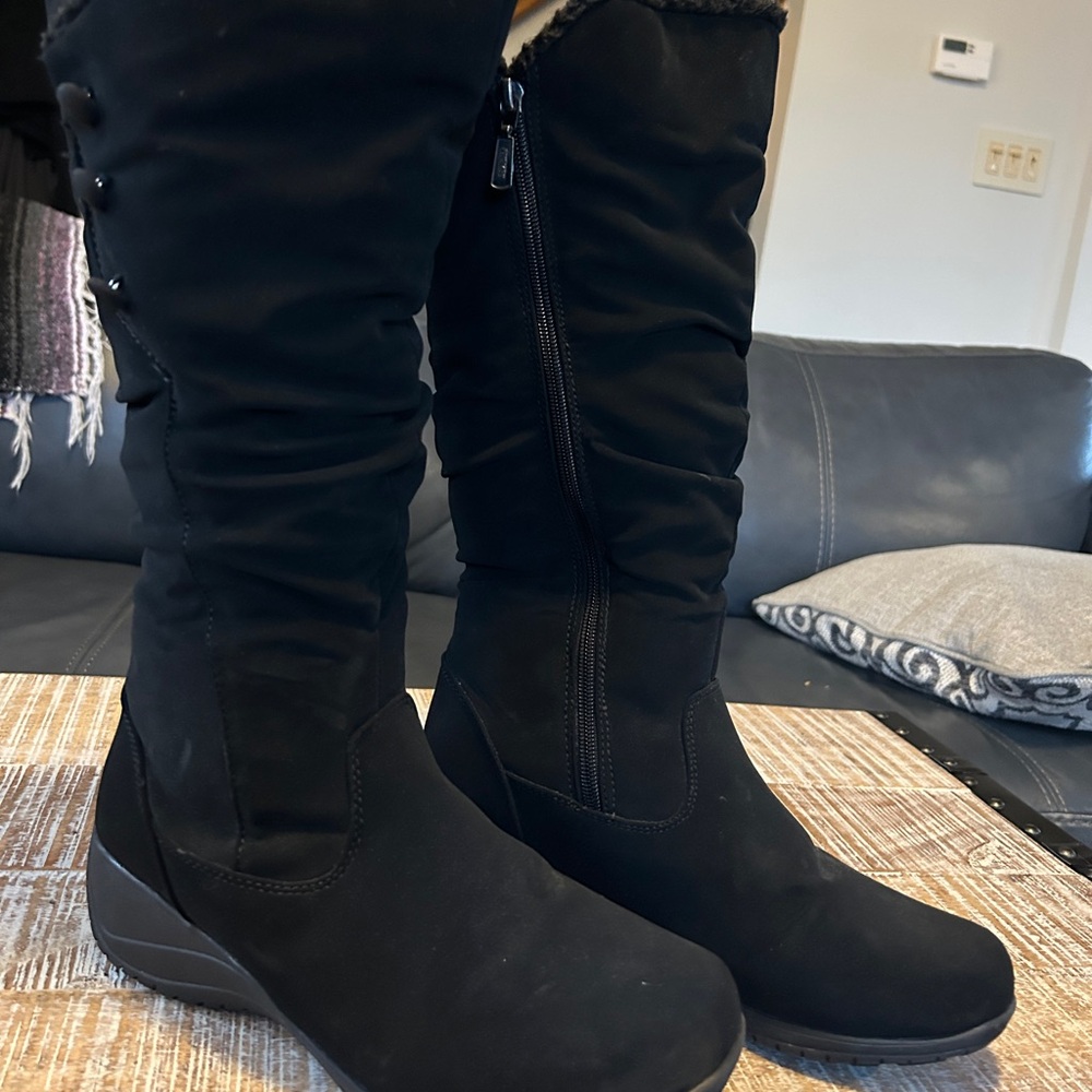 Khombu Winter Boots